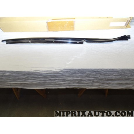 Baguette moulure montant de parebrise (trace montage) Nissan Infiniti original OEM 727624U000 72762-4U000 