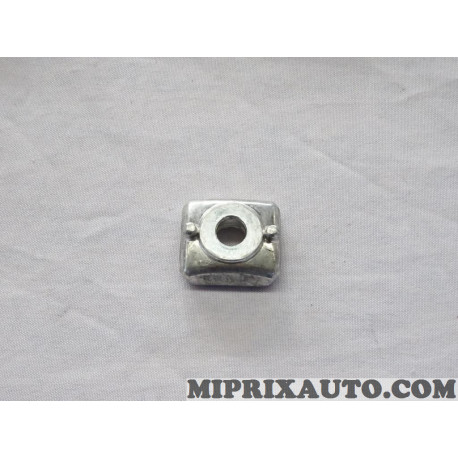 Ecrou fixation pareboue passage de roue Mercedes original OEM 9605230103 